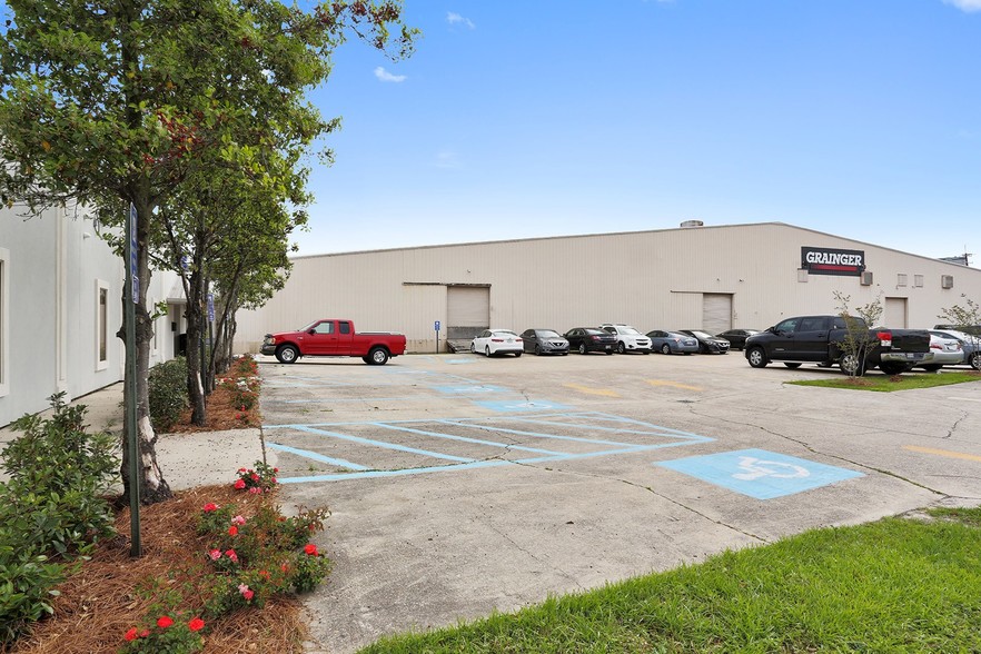 2235 Poydras St, New Orleans, LA for lease - Building Photo - Image 3 of 32