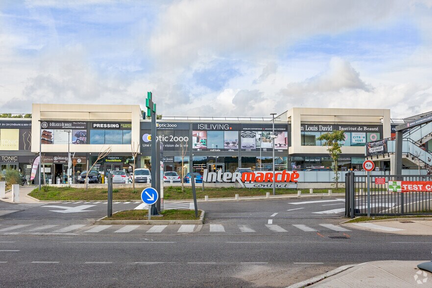 in Aix-en-Provence for sale - Primary Photo - Image 1 of 1