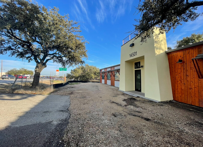 14501 W Highway 71, Bee Caves, TX for lease - Building Photo - Image 1 of 11