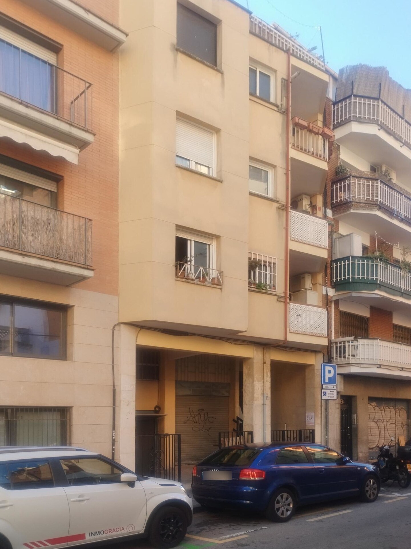Multifamily in Barcelona, Barcelona for sale Primary Photo- Image 1 of 2