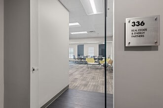 300 Buttermilk Pike, Fort Mitchell, KY for lease Interior Photo- Image 1 of 11