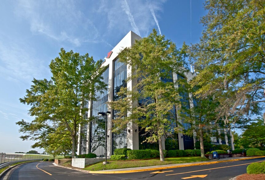 5900 Core Rd, North Charleston, SC for lease - Building Photo - Image 1 of 10