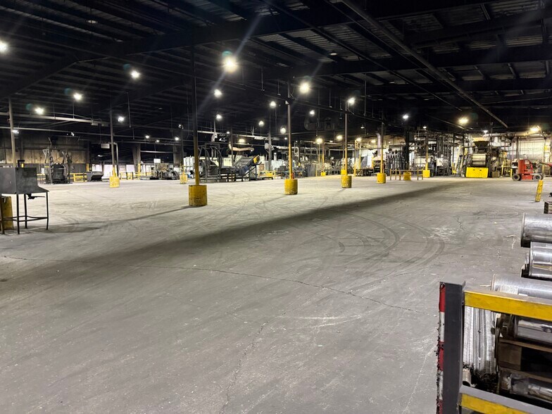 1300 Industrial Dr, North Vernon, IN for lease - Building Photo - Image 3 of 4