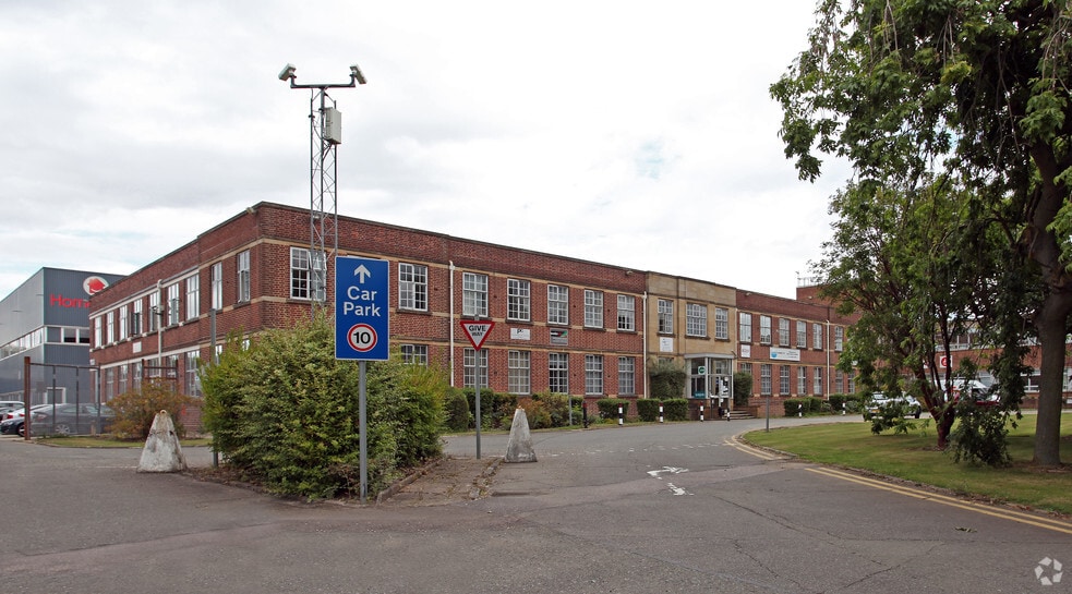 Main Block & Area 3, Cherwell Business Village, Banbury for sale - Building Photo - Image 2 of 35