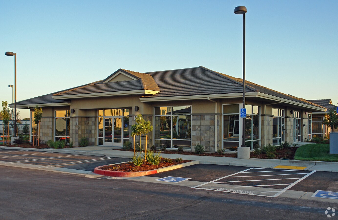 1418 Blue Oaks Blvd, Roseville, CA 95747