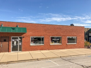 160 W Wilson St, Batavia, IL for lease Building Photo- Image 1 of 18