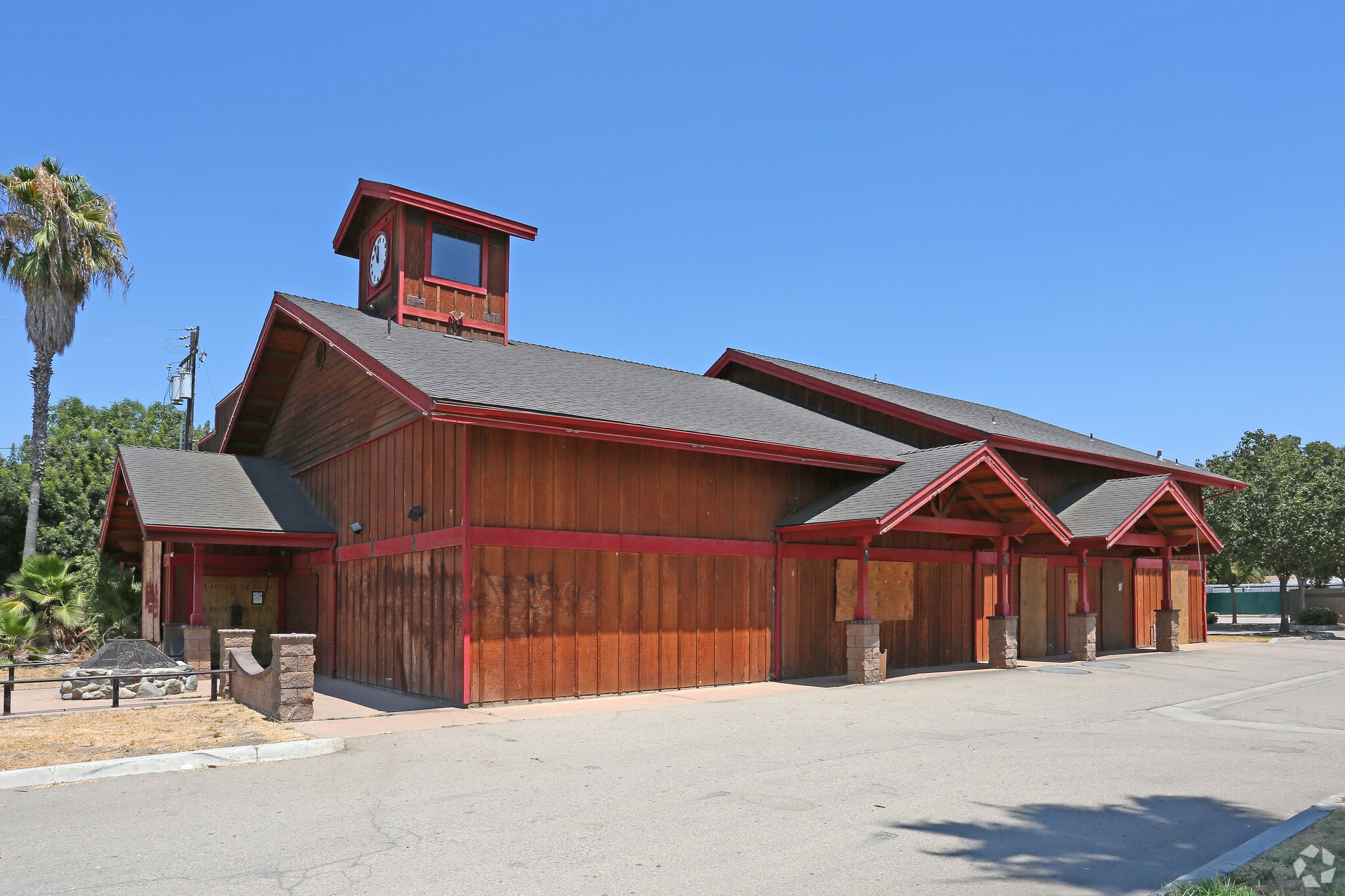 6100 S Mooney Blvd, Visalia, CA for lease Building Photo- Image 1 of 20