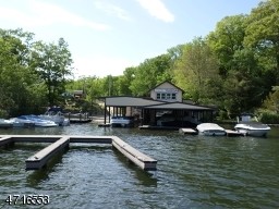 342-352 Lakeside Blvd, Hopatcong, NJ for sale - Primary Photo - Image 1 of 1