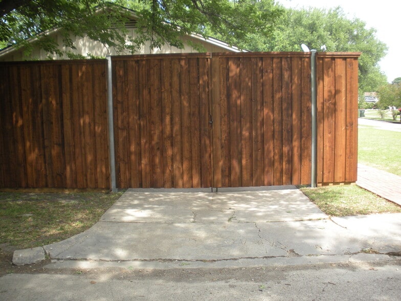 1905 17th St, Plano, TX for sale - Building Photo - Image 2 of 9