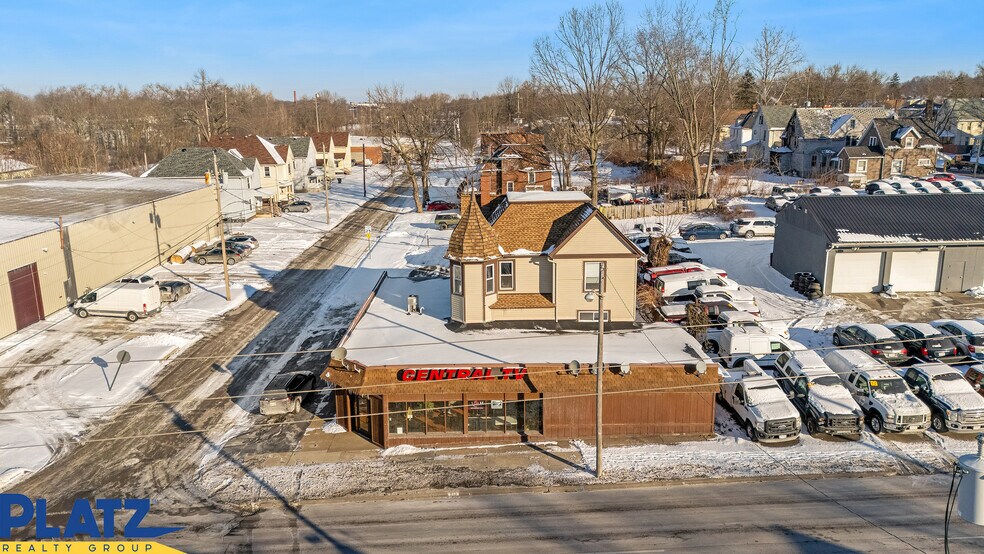 913 E Market St, Warren, OH for sale - Building Photo - Image 1 of 1