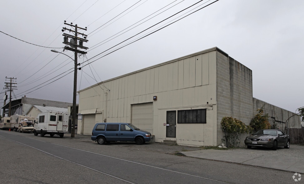 1429-1449 105th Ave, Oakland, CA for sale - Primary Photo - Image 1 of 6