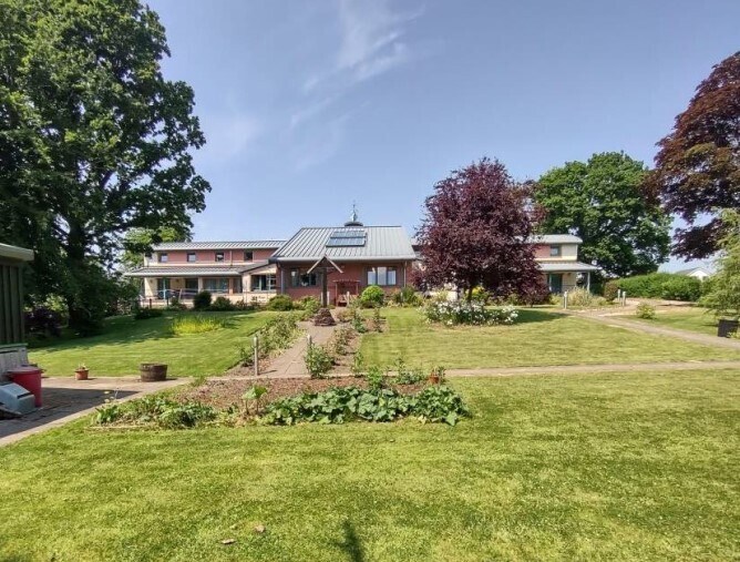 Waterside Rd, Kirkintilloch, G66 3PE Specialty for Sale