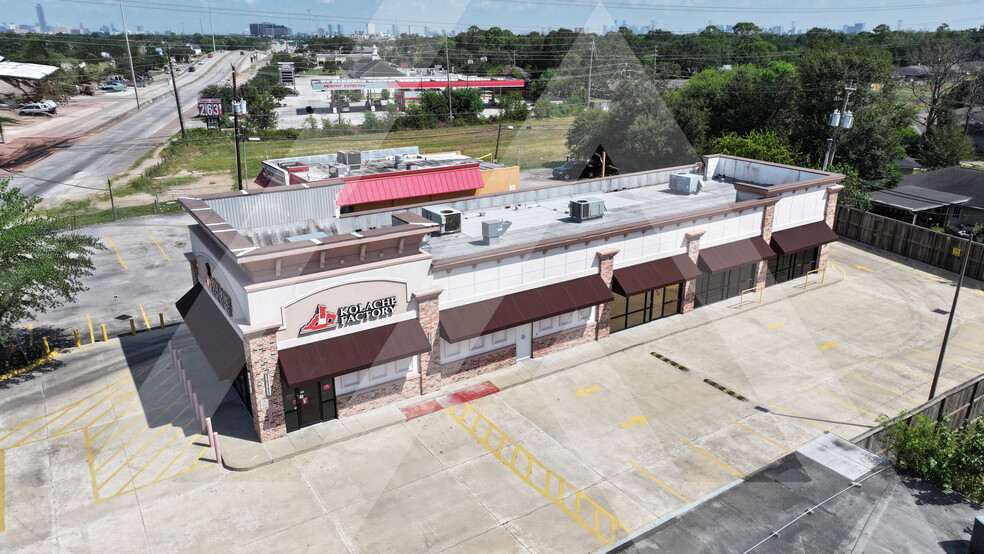 10519 Post Oak Rd, Houston, TX for lease - Building Photo - Image 3 of 7