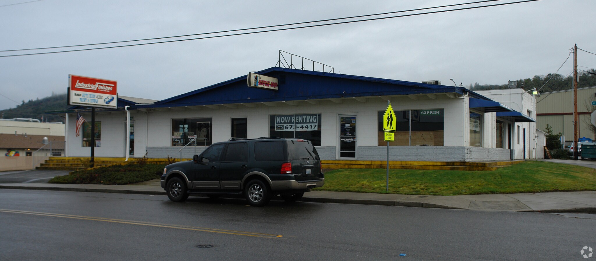 1217 NE Walnut St, Roseburg, OR for sale Primary Photo- Image 1 of 1