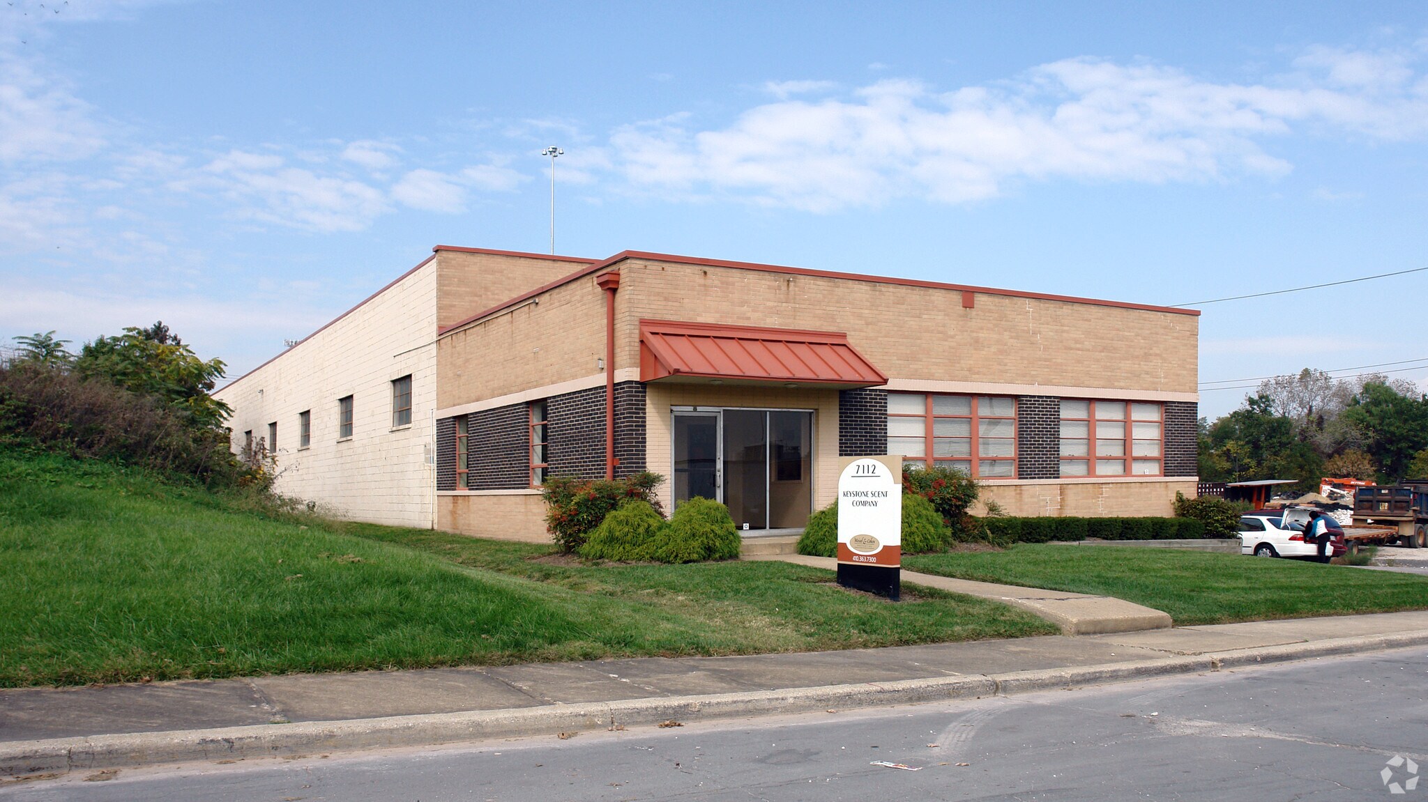 7112 Commercial Ave, Baltimore, MD for lease Primary Photo- Image 1 of 4