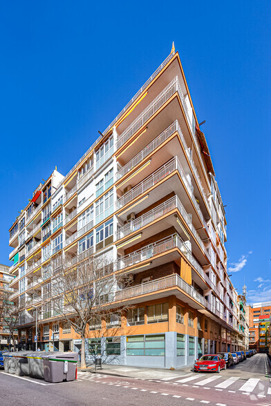 Multifamily in Barcelona, BAR for sale - Primary Photo - Image 1 of 1