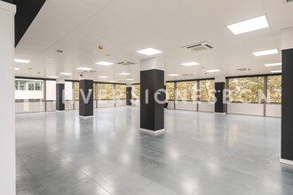 Office in Barcelona, Barcelona for lease Interior Photo- Image 2 of 31