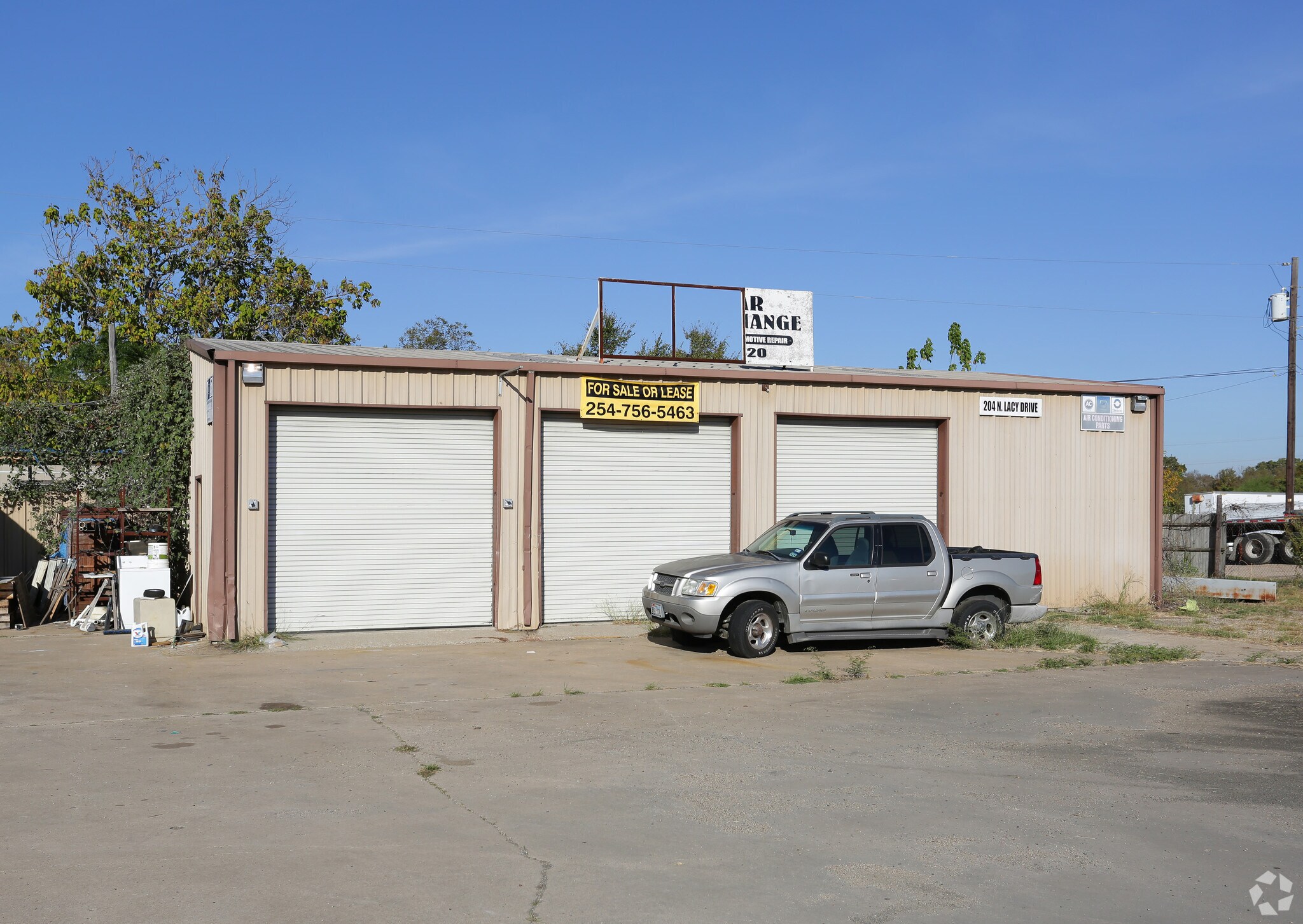 204 N Lacy Dr, Lacy-Lakeview, TX for sale Primary Photo- Image 1 of 1