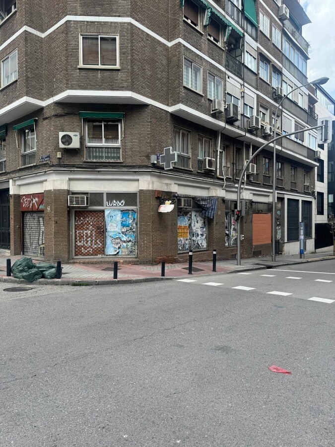 Calle de Pilar de Zaragoza, 34, Madrid, MAD 28028 - - - Interior Photo - Image 1 of 3