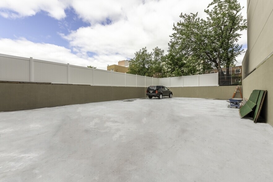 2323 30th Rd, Astoria, NY for sale Building Photo- Image 1 of 1