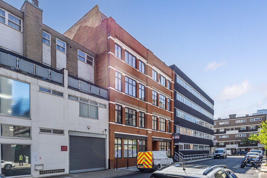 10-12 Baches St, London for lease - Primary Photo - Image 1 of 37