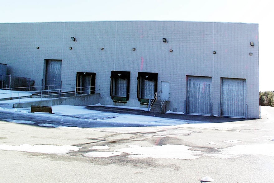 200 Trade Zone Dr, Ronkonkoma, NY for lease - Other - Image 3 of 12