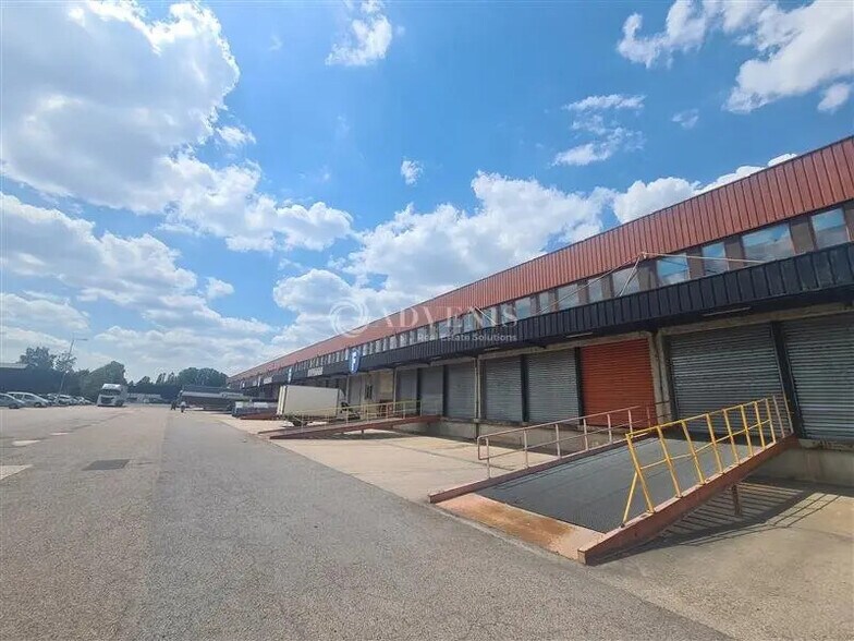 Flex in Ennery for lease - Building Photo - Image 1 of 5