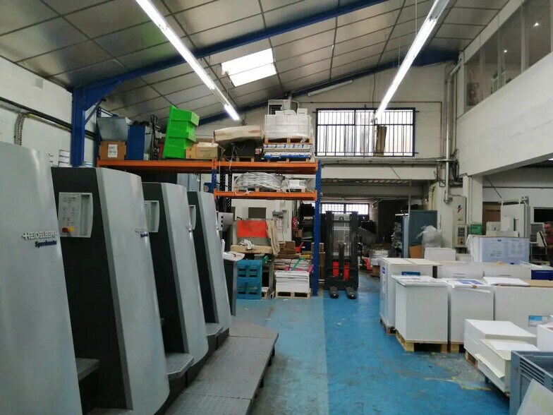 Flex in Maisons-Alfort for sale - Interior Photo - Image 1 of 1