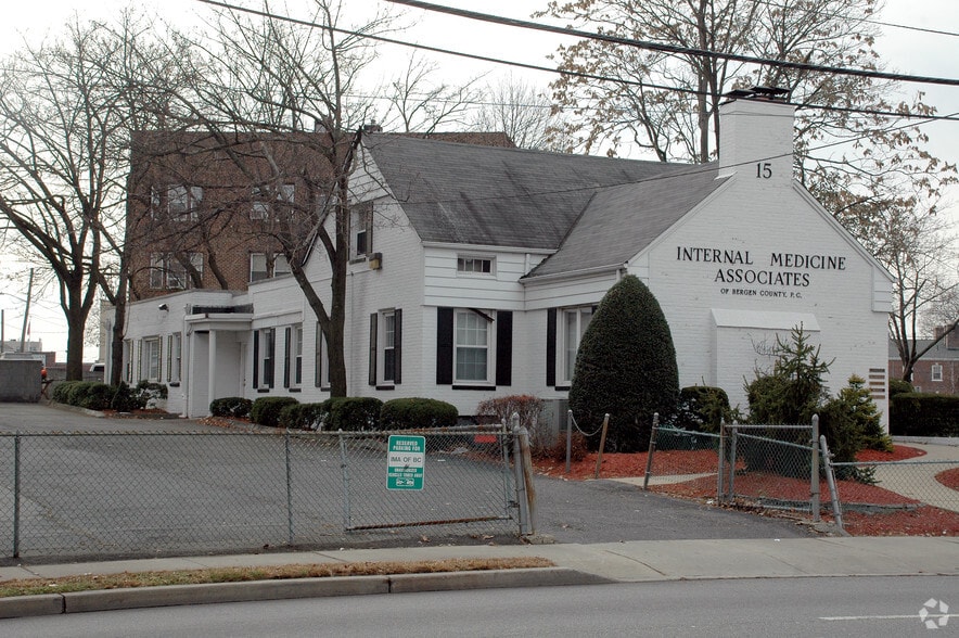 9-15 Anderson St, Hackensack, NJ for sale - Primary Photo - Image 1 of 1