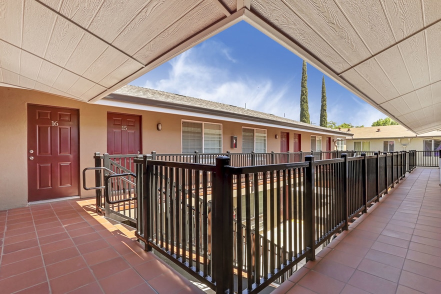 1142 N Sutter St, Stockton, CA for sale - Building Photo - Image 1 of 14