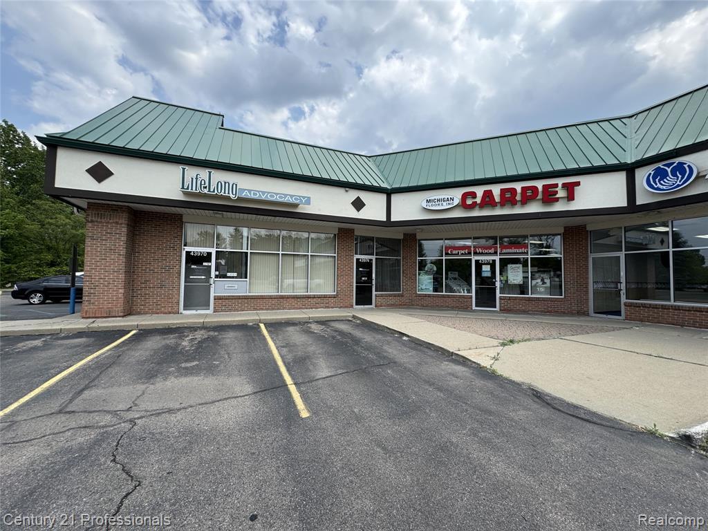 43970-44002 Gratiot Ave, Clinton Township, MI for lease Building Photo- Image 1 of 13