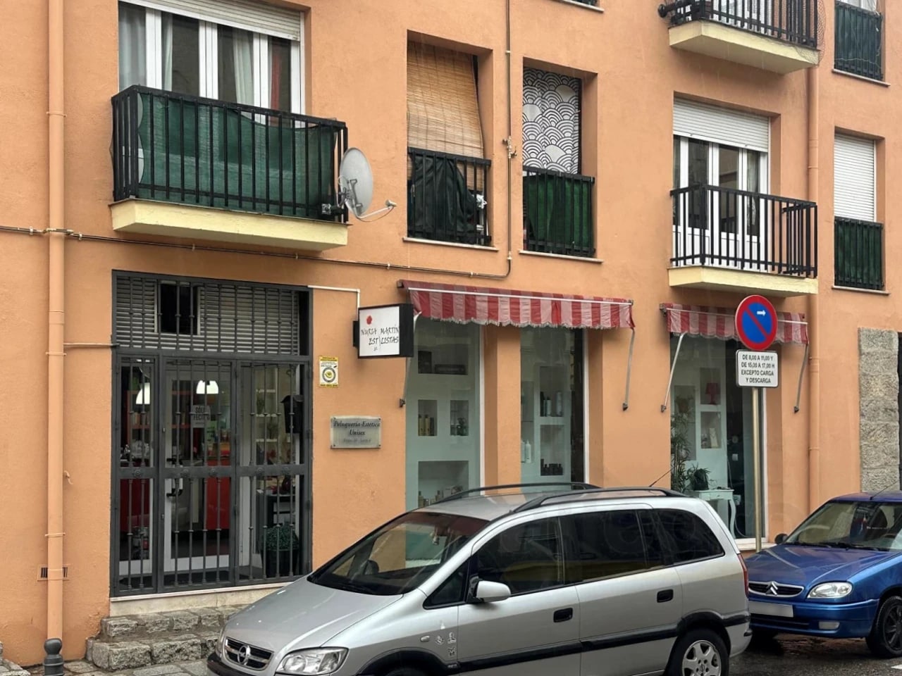 Retail in San Lorenzo de El Escorial, Madrid for lease Interior Photo- Image 1 of 16