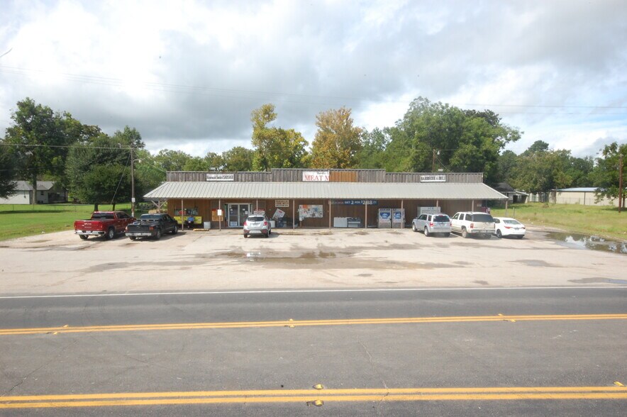 10983 Hwy 146, Hardin, TX 77561