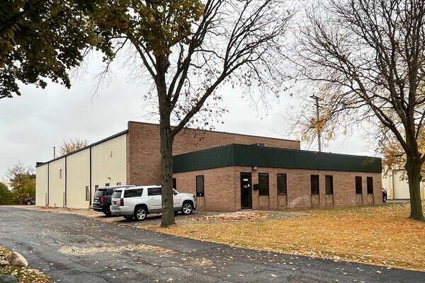 1400 Combermere Dr, Troy, MI for sale - Building Photo - Image 1 of 1