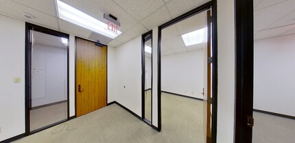 5310 Harvest Hill Rd, Dallas, TX for lease Interior Photo- Image 2 of 4