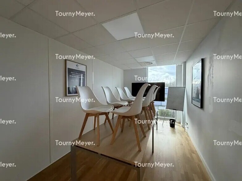 10 Rue Jean Rouxel, Orvault for sale - Interior Photo - Image 3 of 5
