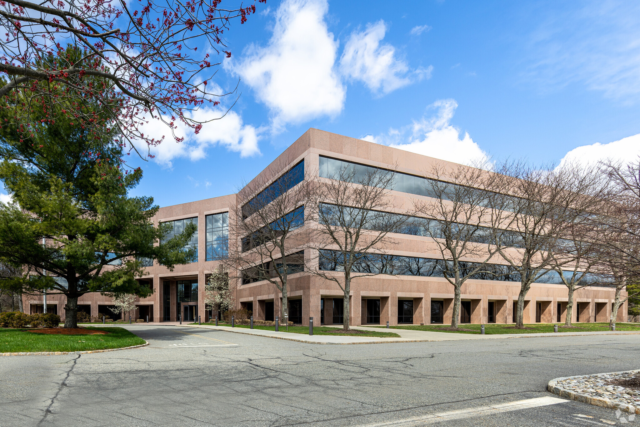 200 Campus Dr, Florham Park, NJ 07932 - Office for Lease | LoopNet.com