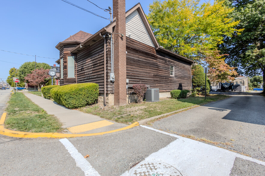 310 Mulberry St, Scottdale, PA for lease - Building Photo - Image 3 of 34