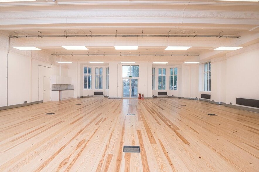 4-5 Church Rd, Southend-On-Sea for lease - Building Photo - Image 3 of 9