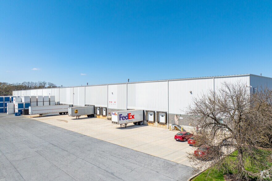 1011 Aip Dr, Middletown, PA for lease - Building Photo - Image 3 of 5