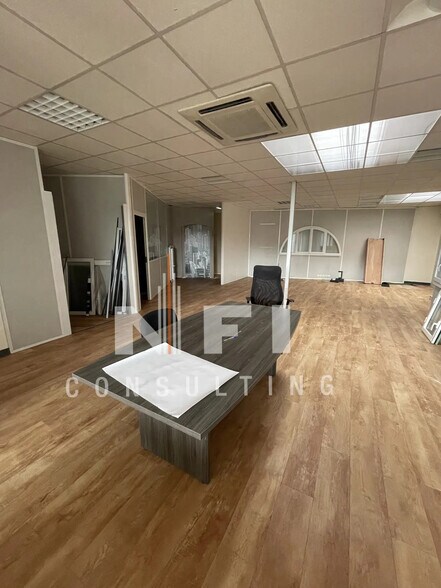 Flex in Vallauris for lease - Interior Photo - Image 2 of 9