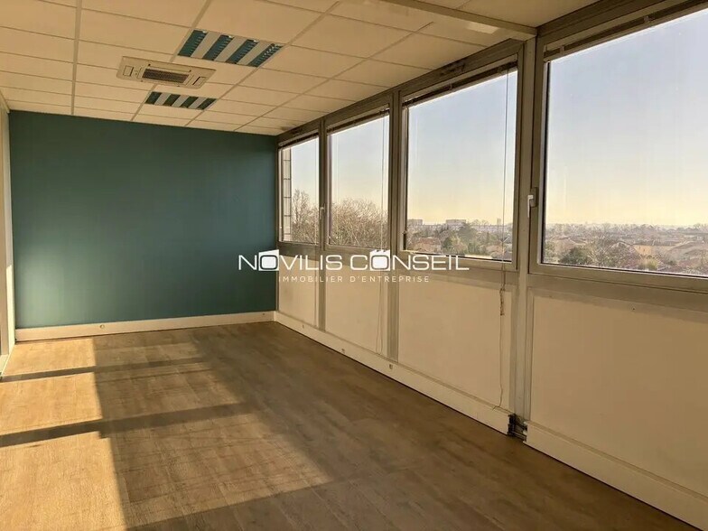 Office in Blagnac for lease - Interior Photo - Image 1 of 6
