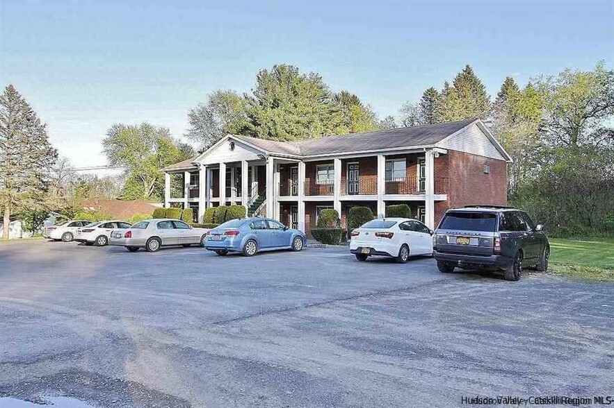 1037 Aquetuck Rd, Ravena, NY for sale - Building Photo - Image 1 of 1