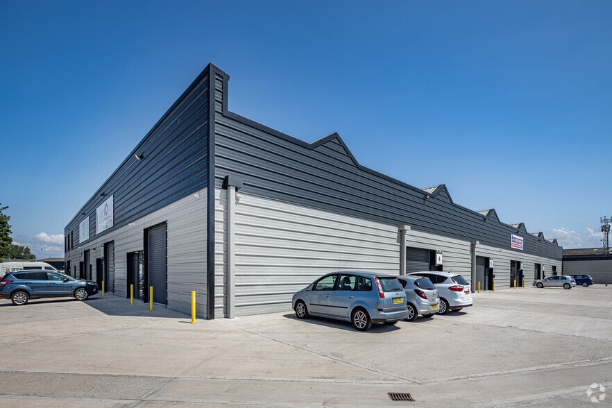 Dunnings Bridge Rd, Bootle for lease - Primary Photo - Image 1 of 30