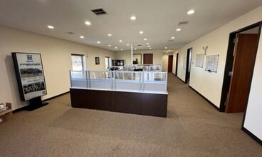 12236 Cutten Rd, Houston, TX for lease Interior Photo- Image 2 of 5