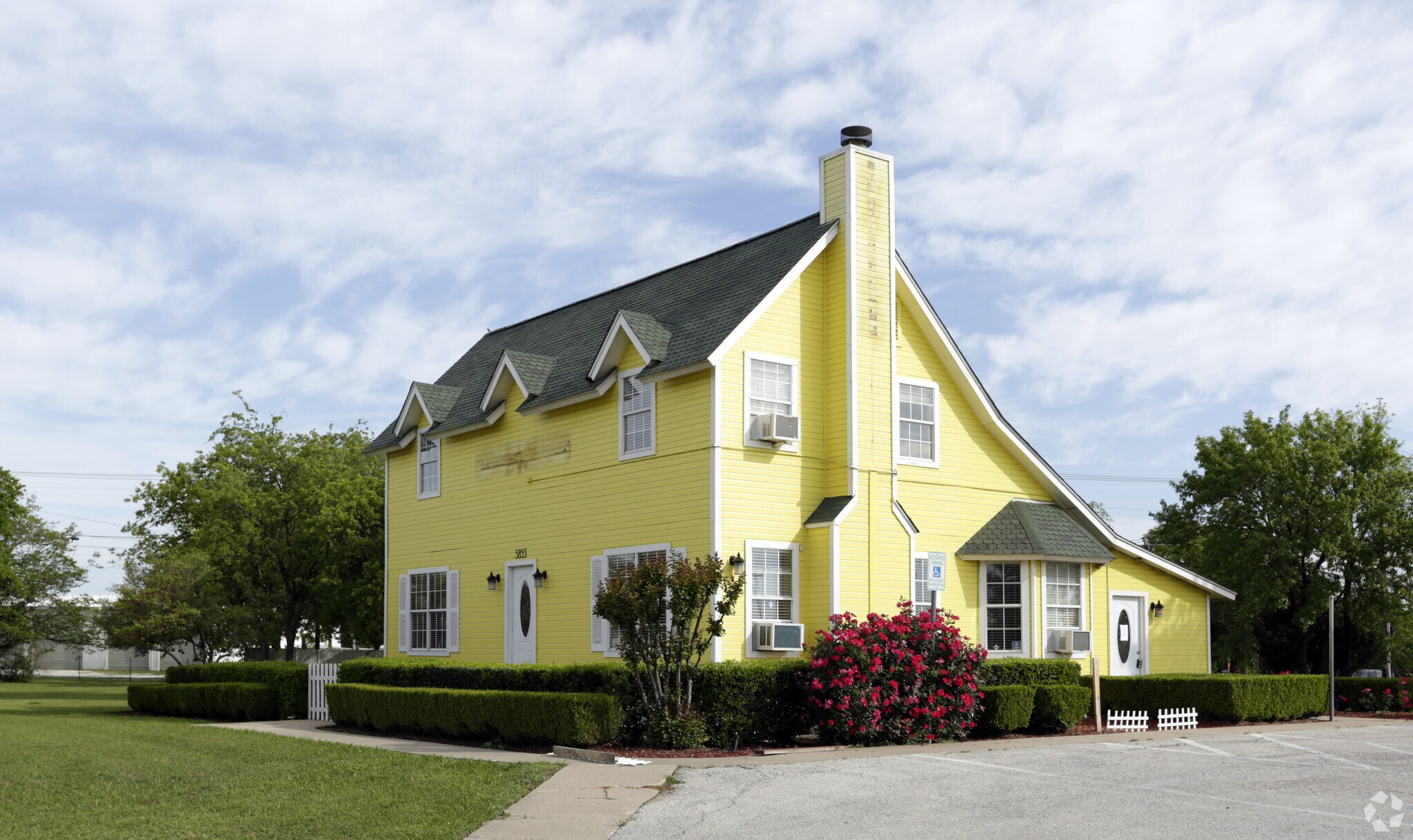 5855-5857 N Stemmons Fwy, Corinth, TX for sale Primary Photo- Image 1 of 1