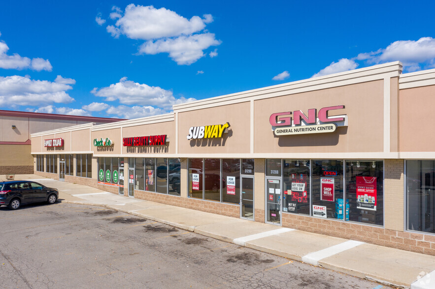 31200-31350 Michigan Ave, Westland, MI for lease - Building Photo - Image 3 of 12