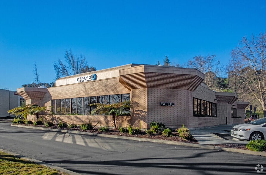 5800 Stoneridge Mall Rd, Pleasanton, CA for sale - Building Photo - Image 3 of 12