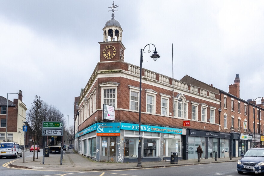 80 Chapel Ash, Wolverhampton for sale - Primary Photo - Image 1 of 1