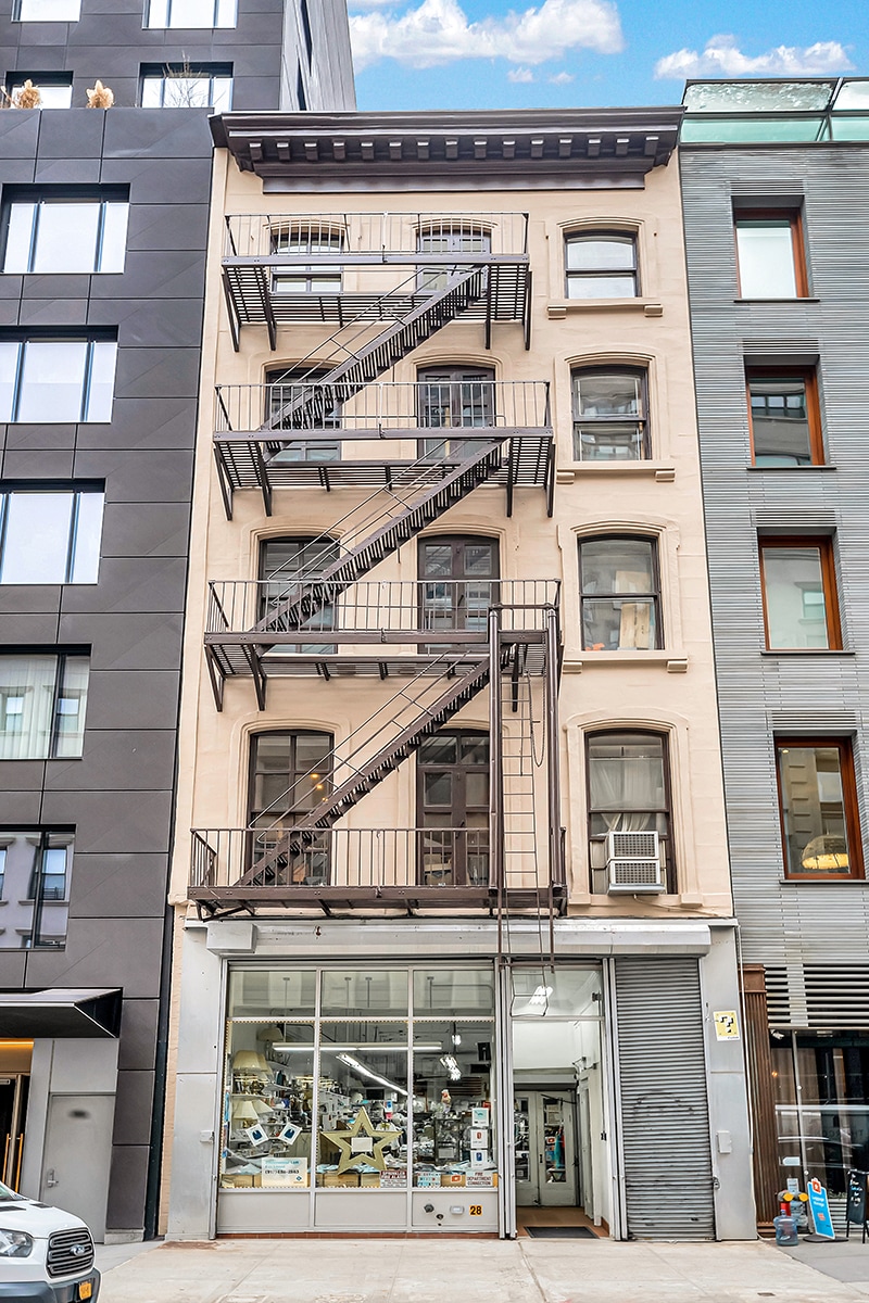 28 Warren St, New York, NY for lease Building Photo- Image 1 of 2
